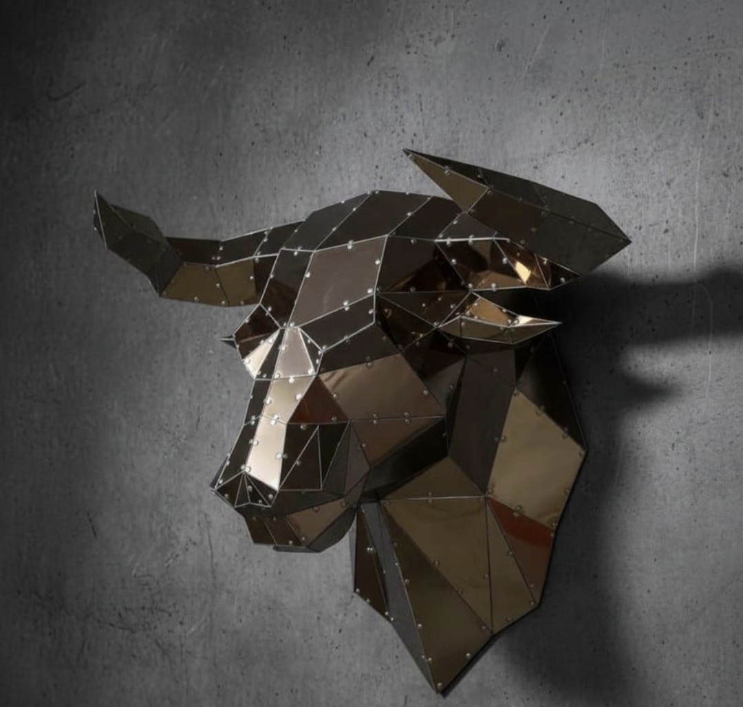 Cabeza de Toro en acero por Toni Torres